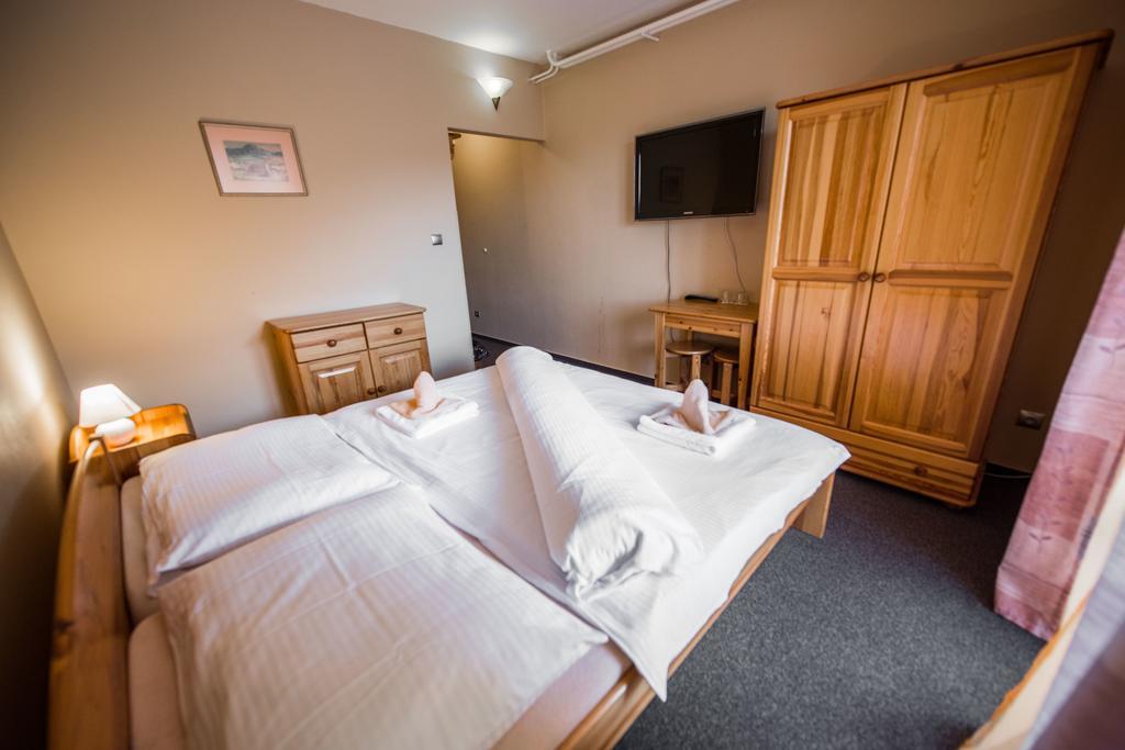 Plejsy Otel Krompachy Dış mekan fotoğraf