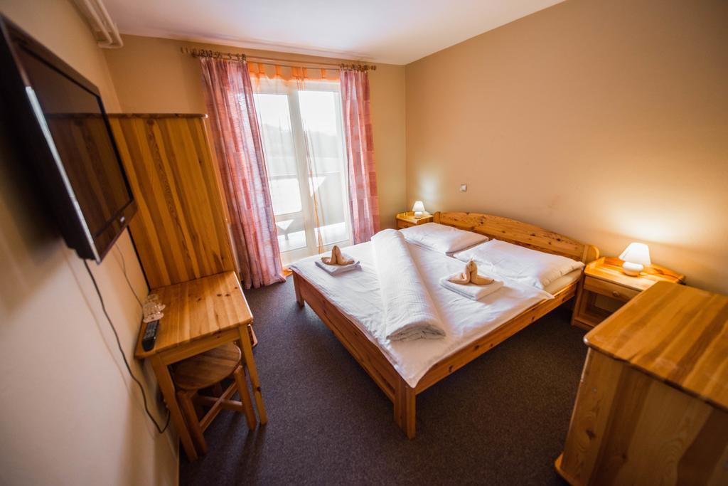 Plejsy Otel Krompachy Dış mekan fotoğraf