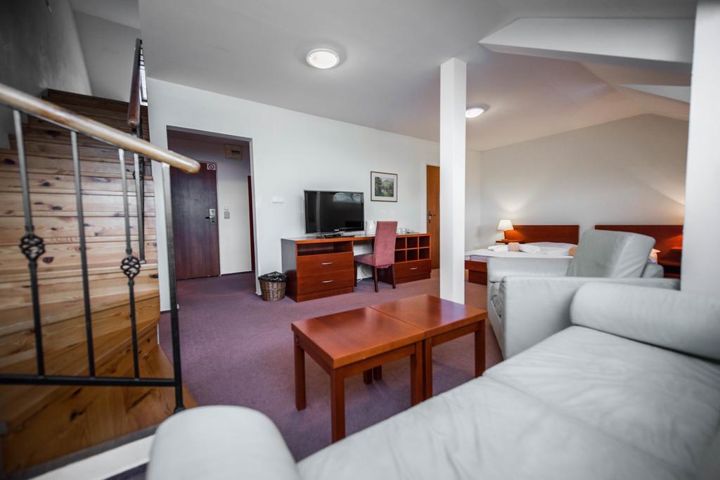 Plejsy Otel Krompachy Dış mekan fotoğraf