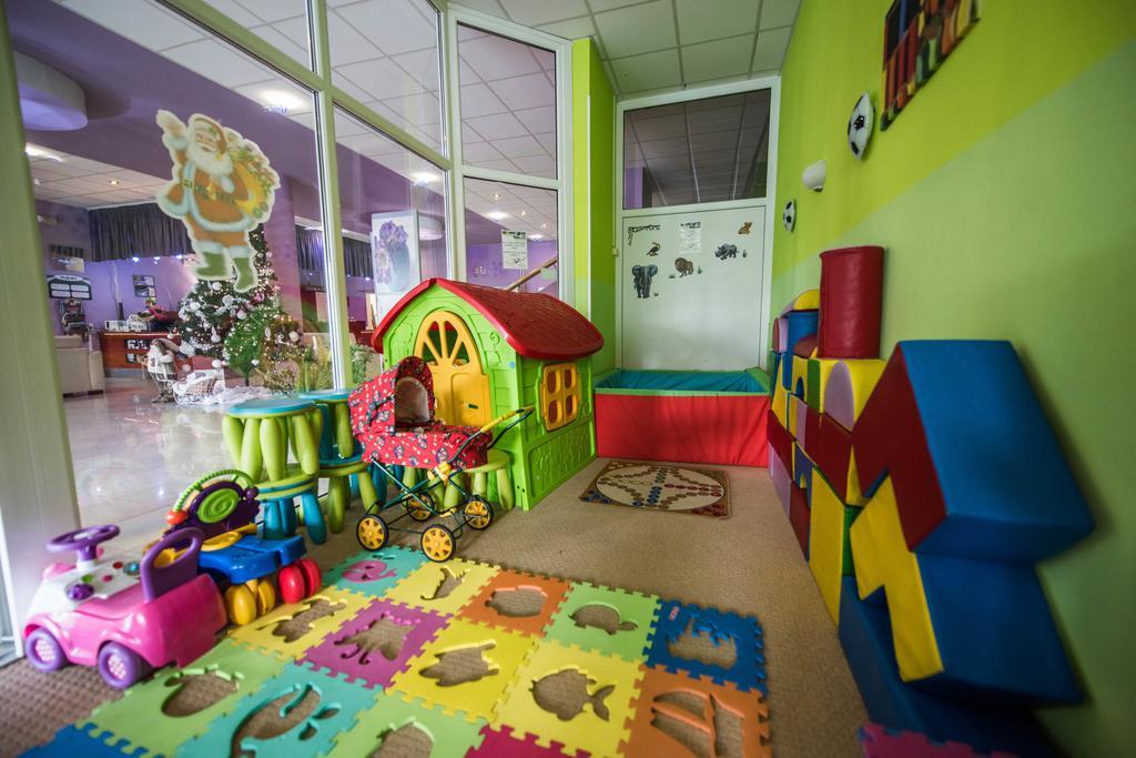 Plejsy Otel Krompachy Dış mekan fotoğraf