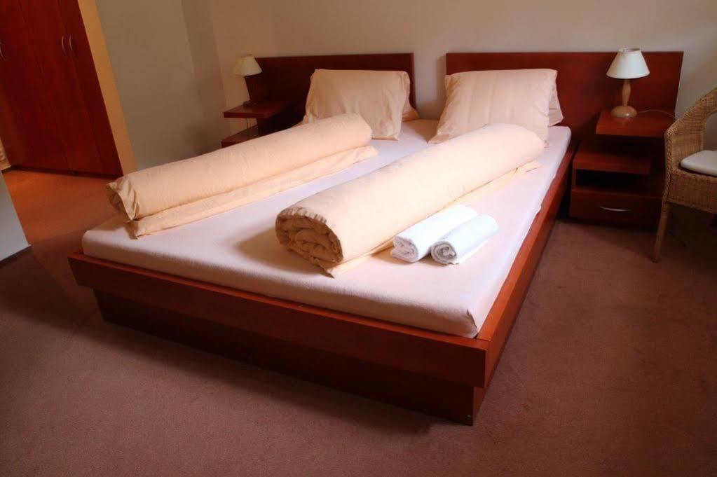 Plejsy Otel Krompachy Dış mekan fotoğraf