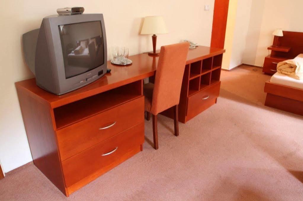 Plejsy Otel Krompachy Dış mekan fotoğraf